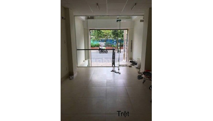 CHO THUÊ TÒA NHÀ 7 TẦNG NGAY NGÃ 6 DÂN CHỦ QUẬN 3, GIÁ LÀ 70 TRIỆU/THÁNG