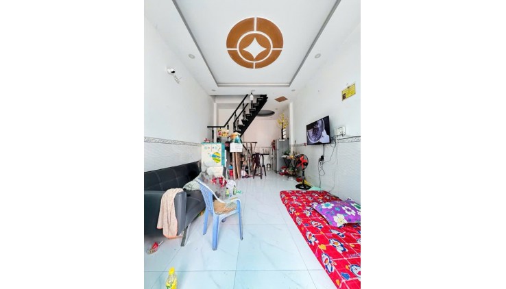 Bán Nhà Tân Kỳ Tân Quý, Giáp Tân Phú, Lô Góc 2 Tầng, 32m2 Công Nhận Đủ, SHR, Chỉ 2.5Tỷ TL
