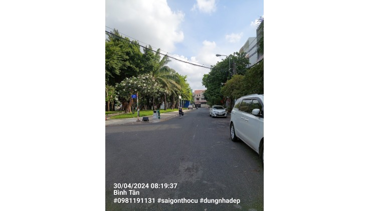Bán Nhà mặt tiền kinh doanh ngay công viên,130m,ngang 6m Chào:13 tỷ,đi bộ vài bước ra Aoen Tên Lửa,Bình Tân