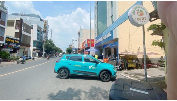 NHÀ BÁN LÔ GÓC  HẺM 7M XE TẢI QUAY ĐẦU DT 65M2 GIÁ CHỈ 6,05 TỶ