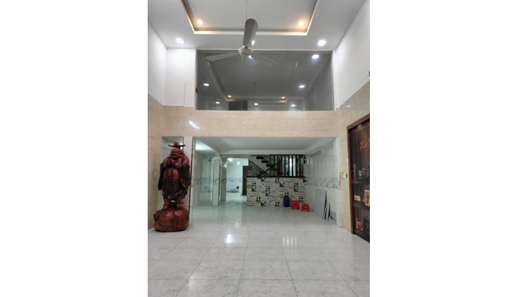 Bán nhà Mặt tiền Nguyễn Oanh  - ngay Quang Trung, DT: 4.7x16m, 3 tầng- 4PN, 11.5 tỷ