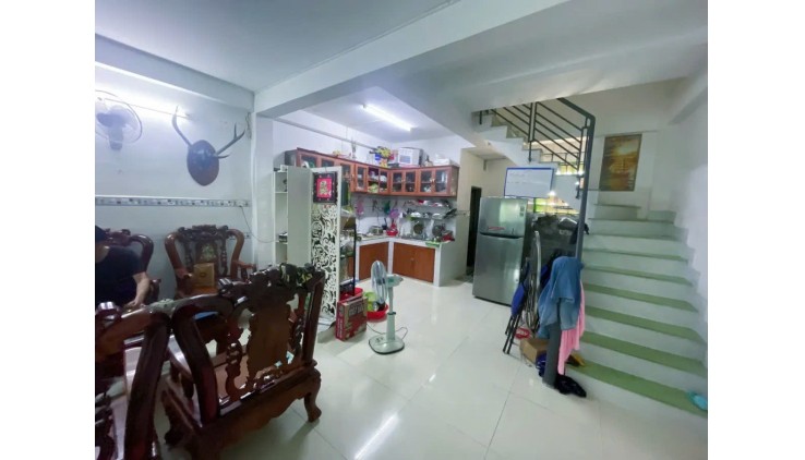Nhà phố 5 tầng HXT thẳng trục Phạm Văn Đồng 70m2 ngang 5m cạnh sân bay chỉ 11.5 tỷ.