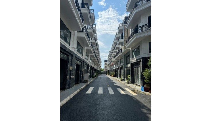 BIỆT THỰ PHỐ LIỀN KỀ GIÁ CHƯA TỚI 5 TỶ