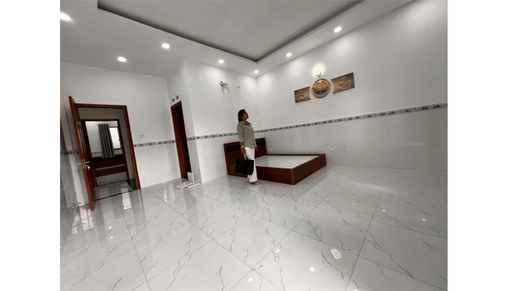 Bán nhà đường Lô Tư KP 2 Bình Hưng Hòa A Bình Tân 0767593939