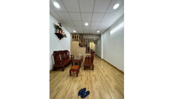 Bán nhà Gò Vấp, 48m2, đúc 2 tầng gần mặt tiền, nhỉnh 4 tỷ.