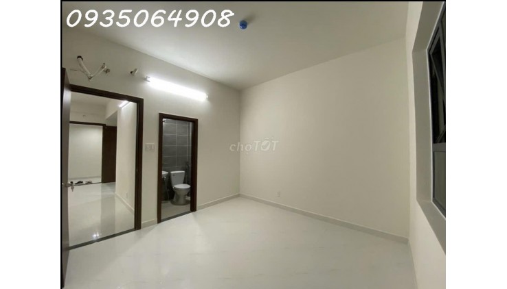 Bán căn hộ 2pn,2wc, 61m2, 2 ty1 , mặt tiền phạm thế hiển q.8