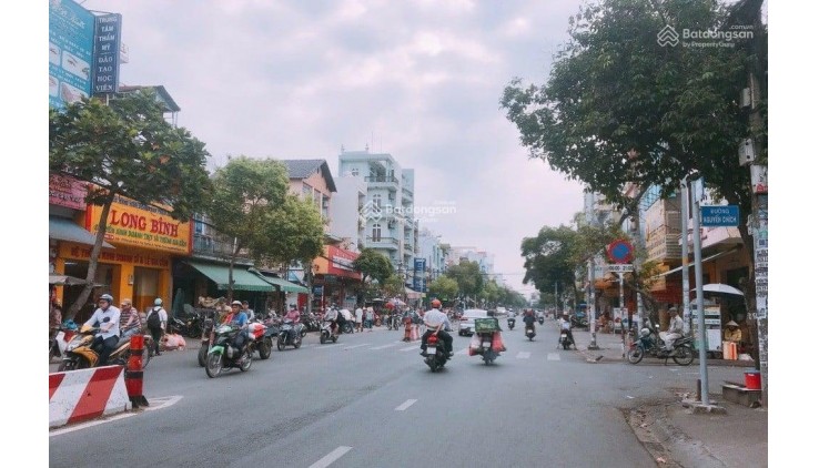 Bán nhà đất MT Ung Văn Khiêm Q. Bình Thạnh DT 9*35m XDL hầm 7tầng sổ hồng riêng CN đủ 100%-giá 70tỷ TL