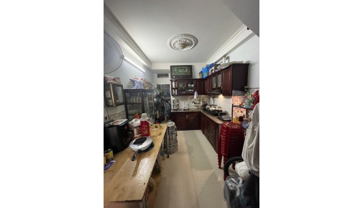 Chủ làm ăn tốt để lộc lại căn Nhà ngay trung tâm quận TÂN PHÚ  đường lũy bán bích , 44M2 3 tầng BTCT