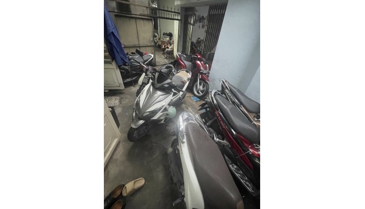 Chủ nhà thiện chí , bán căn ở lạc long quân gần quận 10 , bình tân , tân phú  , nhà 2 tầng 33M2