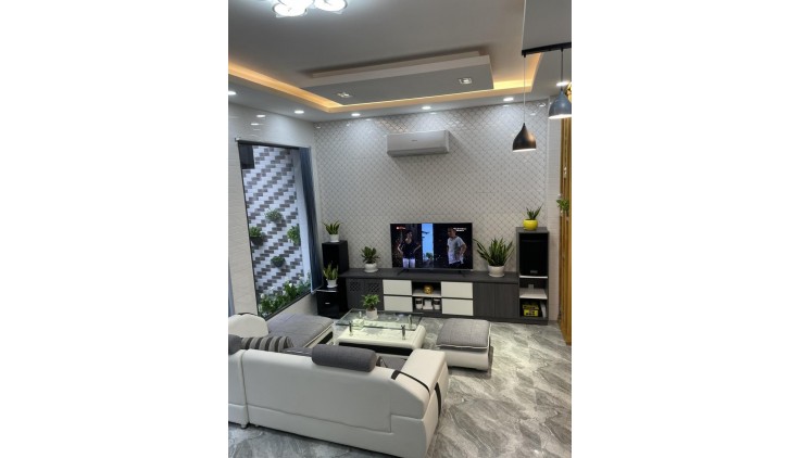 *Bán nhà hẻm 1054 *- CMT8, phường 4 Tân Bình, 4,6 tỷ
