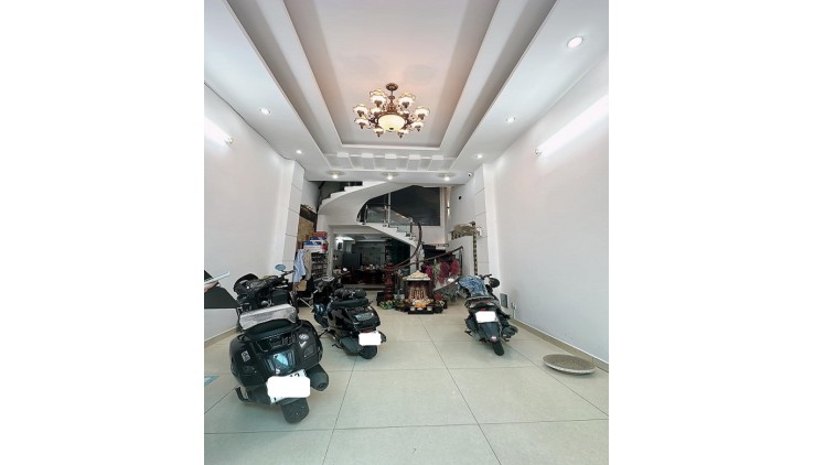 Xe ngủ trong nhà Nguyễn Hồng Đào, P14, Tân Bình, 66m2, 5 tầng, cực đẹp