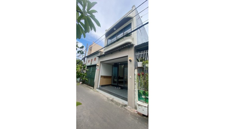 Gần UBND P13 - HXH thông 16 chỗ - (4 x 10.5)m - 2 Tầng
