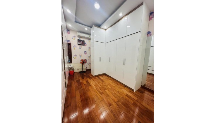 *Bán nhà mặt tiền Lạc Long Quân, phường 8, Tân BÌnh- 186m2 -29 tỷ