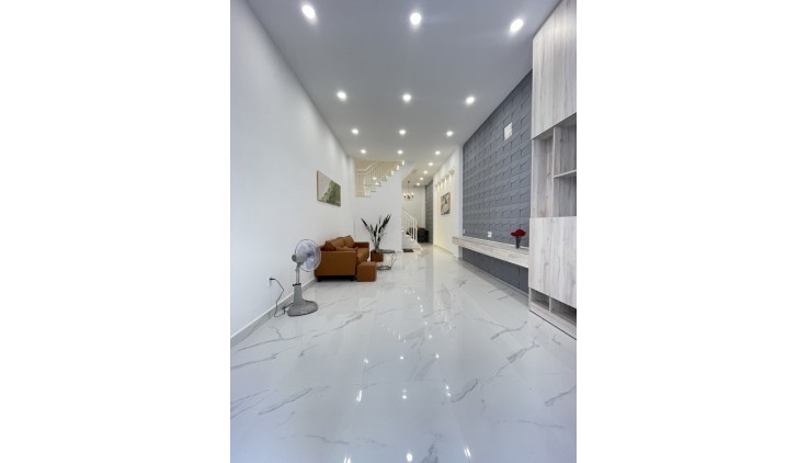 Đường Cây Trâm - HXH 7 Chỗ - (4 x12)m - BTCT 4 Tầng