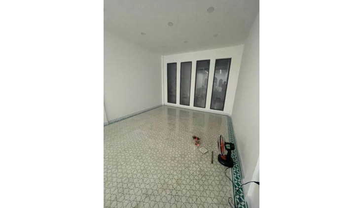 Bán nhà HXH kinh doanh CMT8, P5, Tân Bình, 64m2, 2 tầng, cách MT 40m.