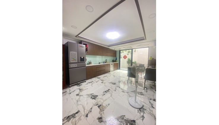 Bán nhà mặt tiền Hoàng Lê Kha - Hồng Bàng, 3 tháng 2, DT: 4.7x26m, 4 Tầng, 19.8 tỷ