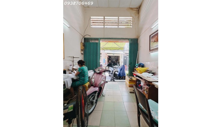 KHU VIP QUẬN 10 - NHÀ 3 TẦNG SÁT MẶT TIỀN ĐƯỜNG - DIỆN TÍCH SỬ DỤNG 50M2 - HẺM THÔNG THOÁNG, GẦN CHỢ Chỉ 4.7 TỶ.