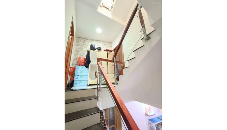 Gò Dầu - Hẻm nhựa 4m - Trệt 2 lầu - Chủ bán gấp cho con đi du học - Nhà còn mới như hình