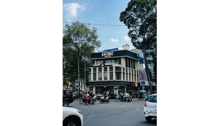 Bán lô đất góc 2 mặt tiền Chế Lan Viên và Dương Đức Hiền 2400m2 DT 40x60m giá 111 tỷ