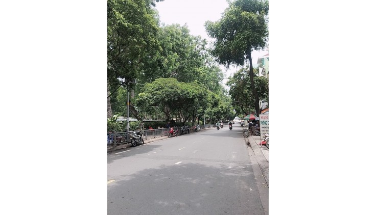 Bán nhà Mặt tiền đắc địa Lê Tuấn Mậu - CV Phú Lâm, DT: 5x16.5m, 4 Tầng - 5PN,  13.5 tỷ.