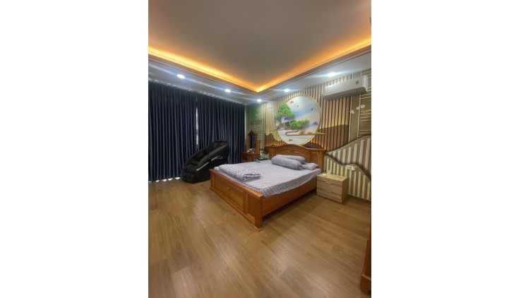 Bán nhà mặt tiền Hoàng Lê Kha - Hồng Bàng, 3 tháng 2, DT: 4.7x26m, 4 Tầng, 19.8 tỷ
