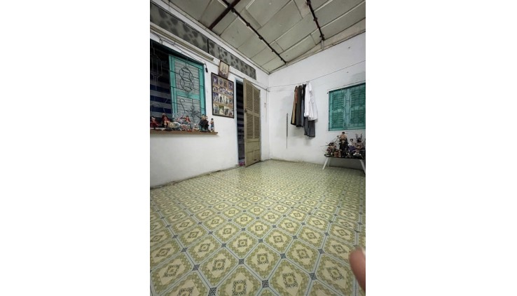 Bán Nhà Lạc Long Quân, Phường 10, Tân Bình, Hẻm Xe Tải, 2 Tầng, 20m2, Chỉ 2 Tỷ Nhỉnh xíu