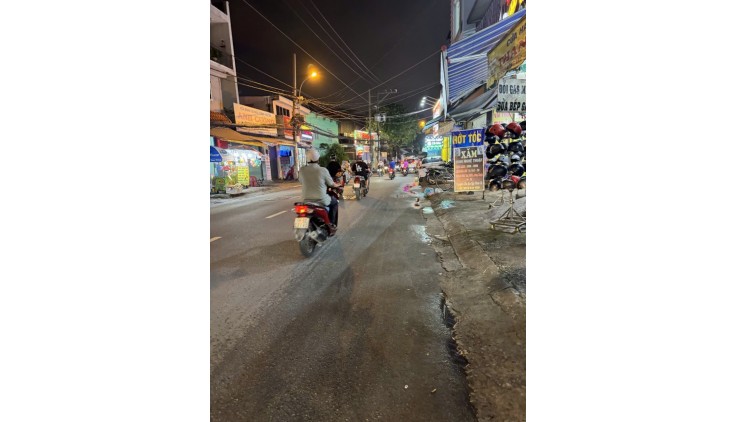 Bán Nhà Đ.Hồng Lạc, Phường 10, Tân Bình, 17m2, Sổ Hồng Riêng, Hẻm Thông, Giá 2.1 Tỷ TL