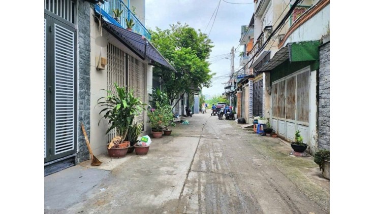 BÁN ĐẤT TẶNG NHÀ CẤP 4 - 70M2 - HXH - Đường số 4, BHHA, Bình Tân 4.x tỷ