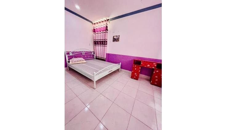 Nhà siêu rẻ - VỊ TRÍ ĐẸP - SỔ VUÔNG A4 - Gần đường Âu Cơ chỉ 3 tỷ 8