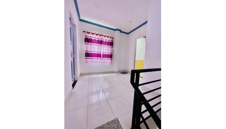 Nhà siêu rẻ - VỊ TRÍ ĐẸP - SỔ VUÔNG A4 - Gần đường Âu Cơ chỉ 3 tỷ 8