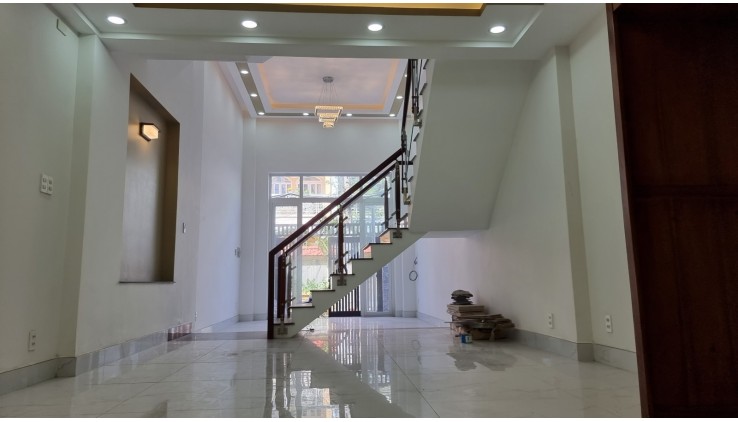 Bán nhà 7.5 tỷ. Linh Chiểu,  Thủ Đức. 83m2, 5 tầng, 7.5 tỷ.