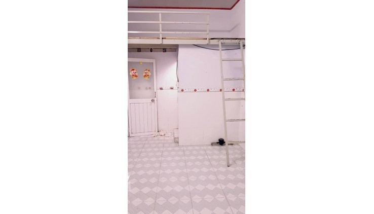 HOT- HOT, HÀNG NGỘP GIẢM SỐC TỪ 6,9 CÒN 5.5 TỶ.
NHÀ DƯƠNG BÁ TRẠC. P. 1. Q. 8, DT 75M2, HXH CÁCH CẦU NGUYỄN VĂN CỪ 200M.