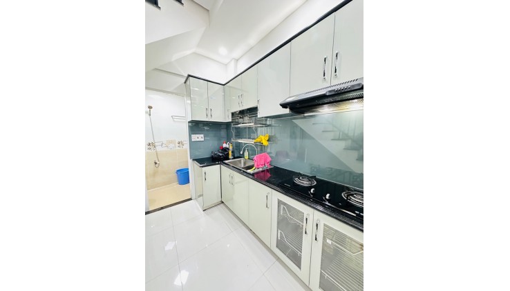 HOT nhà quận 10 trung tâm tiện ích full . 27M2 4 tầng cách 100m ra hẻm xe hơi p12