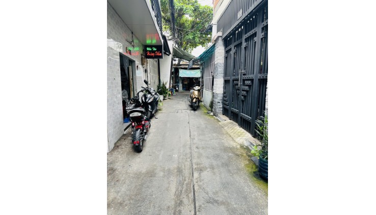 Chủ đang ngộp bank , cần bán nhanh ngay đường Trần Văn Quang  23M2 - 3 TẦNG - HẺM 3M THÔNG - AN NINH