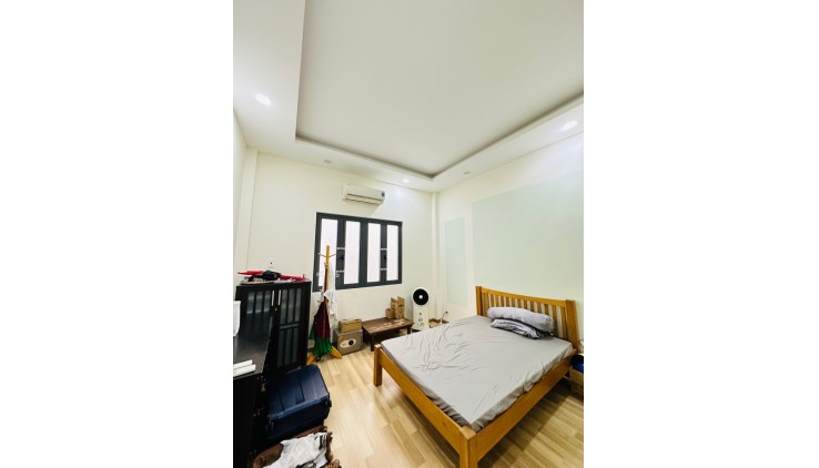 N32 - Huỳnh Văn Bánh - 80m2 4 Tầng BTCT - ngang  4 - 5PN Giá 12.5 tỷ