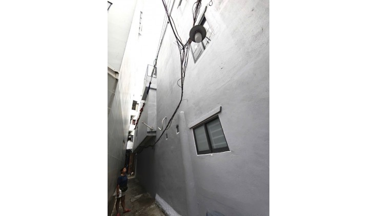 Chủ bán Nhà mới đẹp dọn vào ở ngay , 48M2 - 3 TẦNG - HẺM 4M ngay đường Điện Biên Phủ hẻm thông tứ tung  - hàng xóm thân thiện