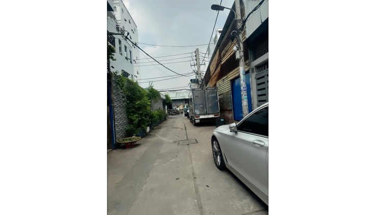 NGÃ TƯ BỐN XÃ HƯƠNG LỘ 2  NHÀ C4 TIỆN XÂY MỚI - 4x18M - HẺM XE HƠI RỘNG THOÁNG - NHỈNH 4 TỶ