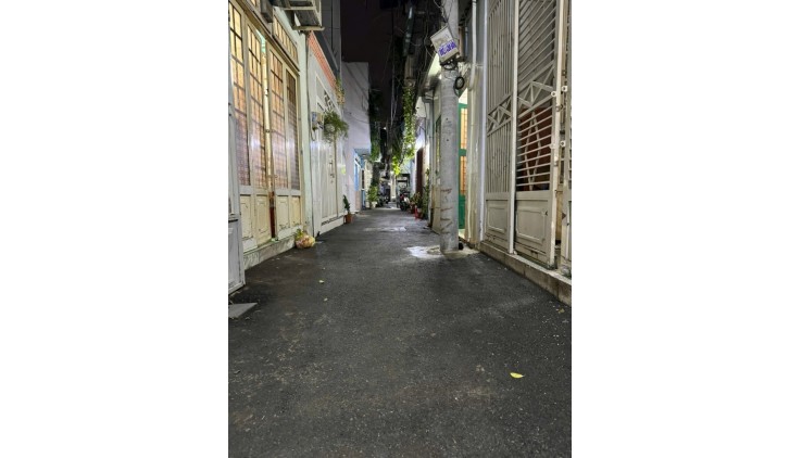 HÀNG NÓNG - GIÁ SIU TỐT - 2 MẶT TIỀN TRƯỚC SAU THOÁNG MÁT  - HẺM THÔNG TỨ TUNG - 2 TẦNG - 68M2 -  - PHÙ HỢP MUA Ở HOẶC XÂY MỚI 4-5 TẤM - GẦN CHỢ -