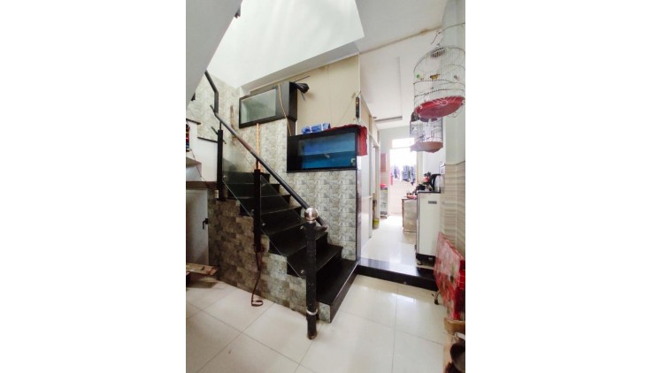 TỈNH LỘ 10 - HẺM XE TẢI 6M THÔNG  - GẦN MẶT TIỀN ĐƯỜNG - 3 TẦNG ĐÚC KIÊN CỐ - 64M2 - NGANG LỚN GẦN 5M - GIÁ CHỈ NHỈNH 4 TỶ XÍU