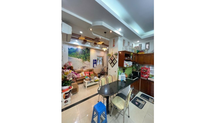 N27 - Nhà bán HXH - Hai Bà Trưng 40m2 - 3 tầng ( 5 x 8 ) 5PN Giá 8.1 Tỷ