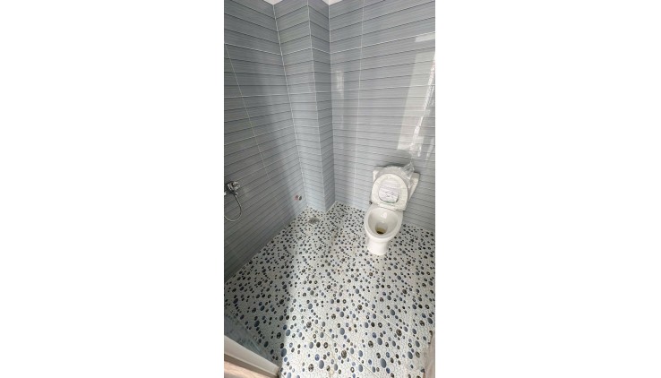 MT LÔ GÓC KINH DOANH ĐỈNH NGAY TẠ QUANG BỬU 67 M2 ( 4.2 X 16) CHỈ 16 TỶ ,VUÔNG A4, 5 TẦNG, 7PN HOÀN CÔNG ĐỦ.