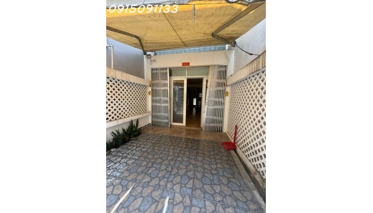 Chính chủ gấp bán 46m2 4T H5M Lạc Long Quân phường3  Q 11