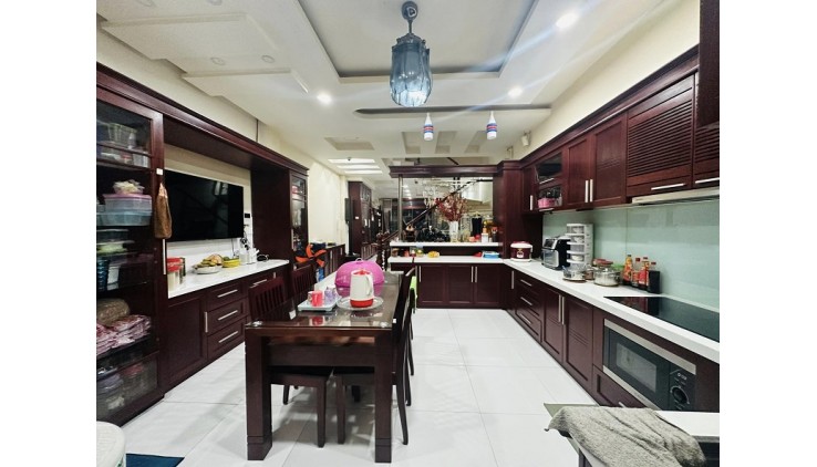 Bán nhà mặt tiền kinh doanh, hạ chào 9 tỷ, Lạc Long Quân, P8, Tân Bình, 186m2, 4 tầng