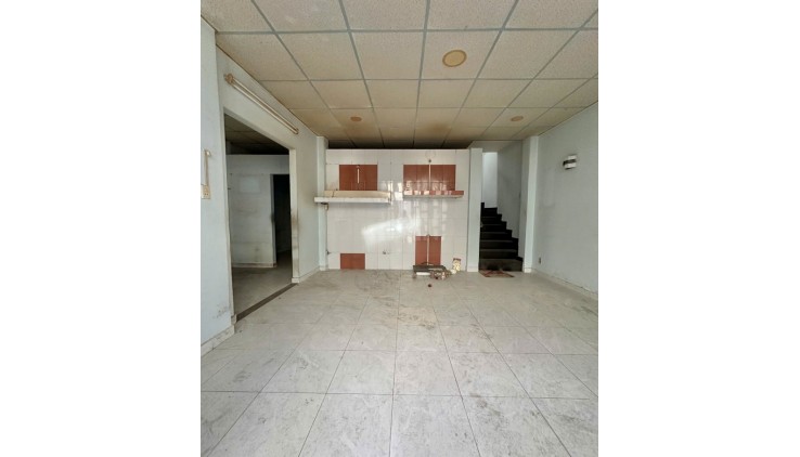 Bán nhà đường Cách Mạng Tháng 8, P10, Q3, 122m2, 2 tầng, ngang 6m, nở hậu, giá rẻ