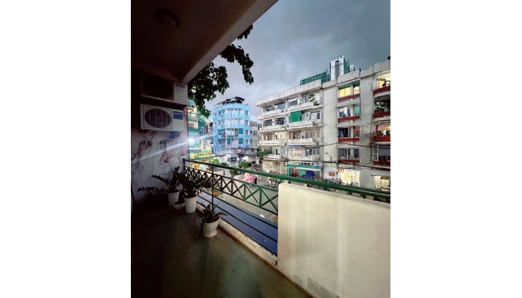 Bán căn hộ lầu 1, Chung cư 212 Nguyễn Trãi, Nguyễn Cư Trinh, Q1, 58m2, có sổ hồng