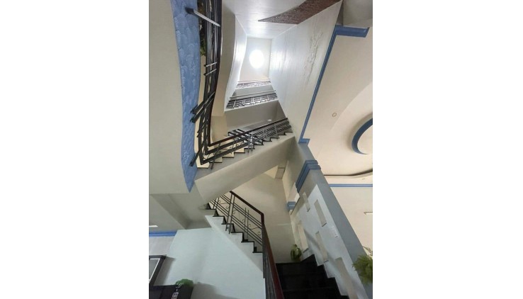 Cho thuê nhà mặt tiền Văn Cao 99m2 3 Lầu+ST, 29Triệu, gần trường GTVT