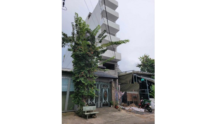 Bán nhà mặt tiền Tân Thới Nhất 5, Tân Thới Nhất, Quận 12,  
DT 100m2 (5.25 x 24) x C4, 
Chỉ 4.95tỷ TL