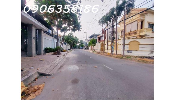 BÁN GẤP BIỆT THỰ 2 MẶT TIÊN, 300M2 GIÂP QUẬN GÒ VẤP
