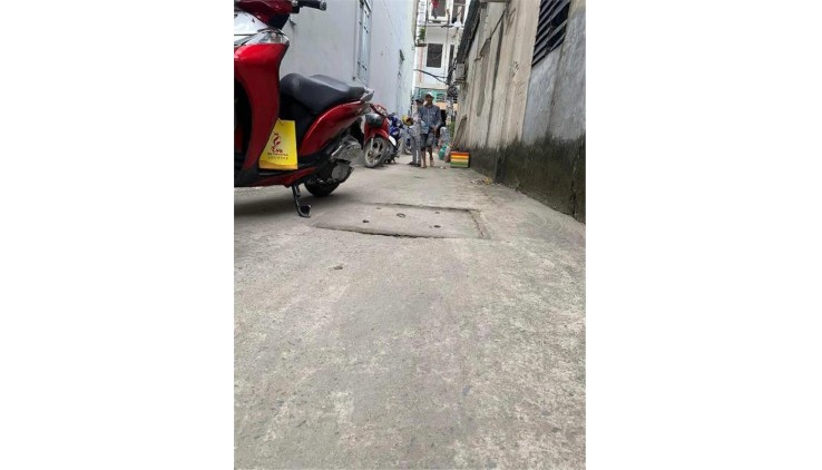 Bán nhà khu vực Trường Chinh, Tân Thới Nhất, Quận 12, DT 45m2, 2 tầng, Chỉ 3 tỷ TL