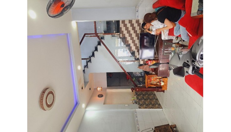 Bán nhà Mặt Tiền Kinh Doanh Quốc Lộ 1A, Đông Hưng Thuận, Q12, 
DT 51m2 (4.2 x 12) x 3 tầng, 
Chỉ 3.35 tỷ TL